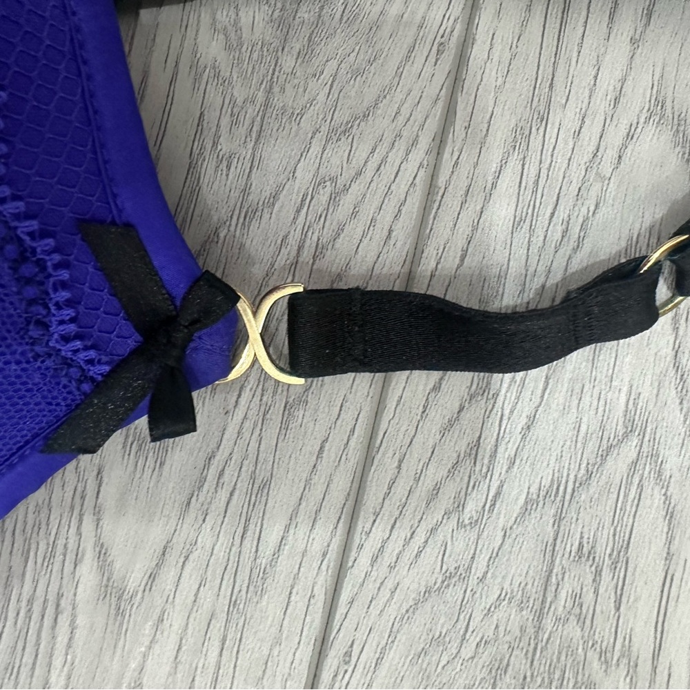 Very Sexy - by Victoria's Secret Push-Up Demi Bra - Picture 2 of 6